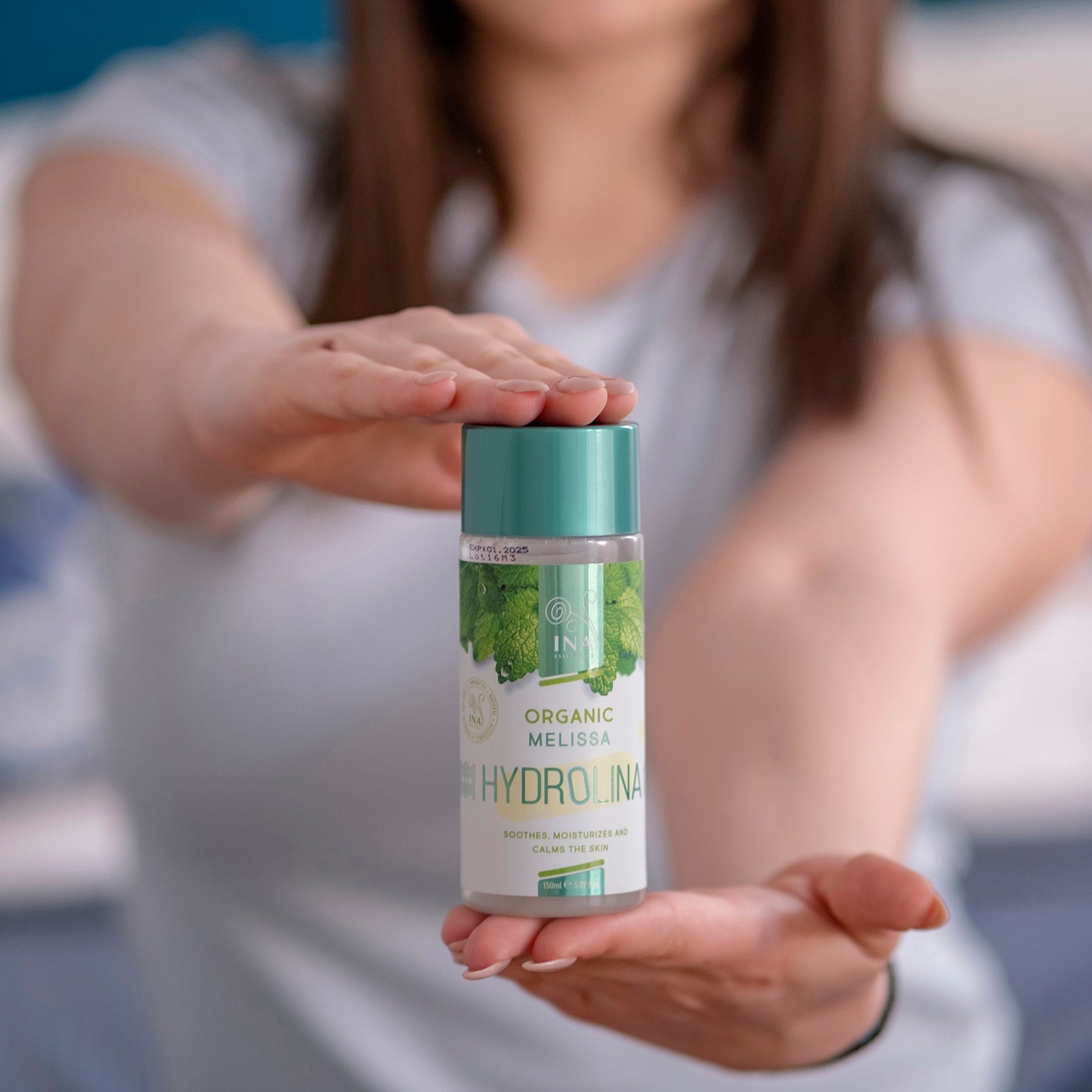 Agua de Melisa Orgánica - Hydrolina para la Dermatitis y las Irritaciones de la Piel