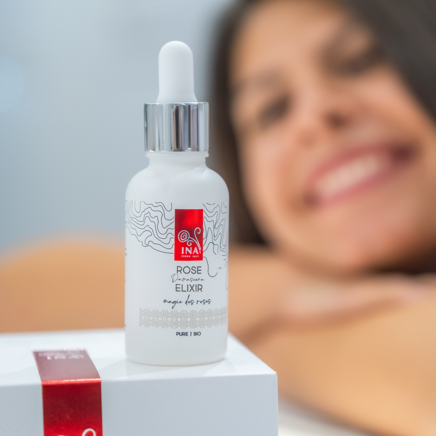 ACCESO ESPECIAL Compre 2 Hidratantes Activos y llévese 1 Sérum facial Antiedad gratis