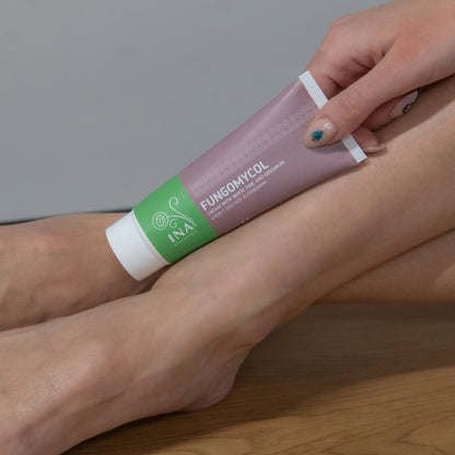 Crema 2 en 1 para hongos en las uñas y piel seca y agrietada - con Pino blanco, Urea y Geranio