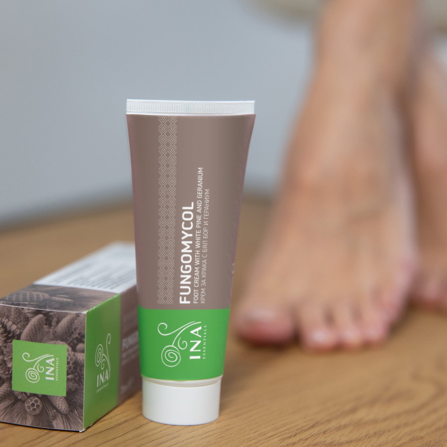 ACCESO ESPECIAL Crema 2 en 1 para hongos en las uñas y piel seca y agrietada - con Pino blanco, Urea y Geranio